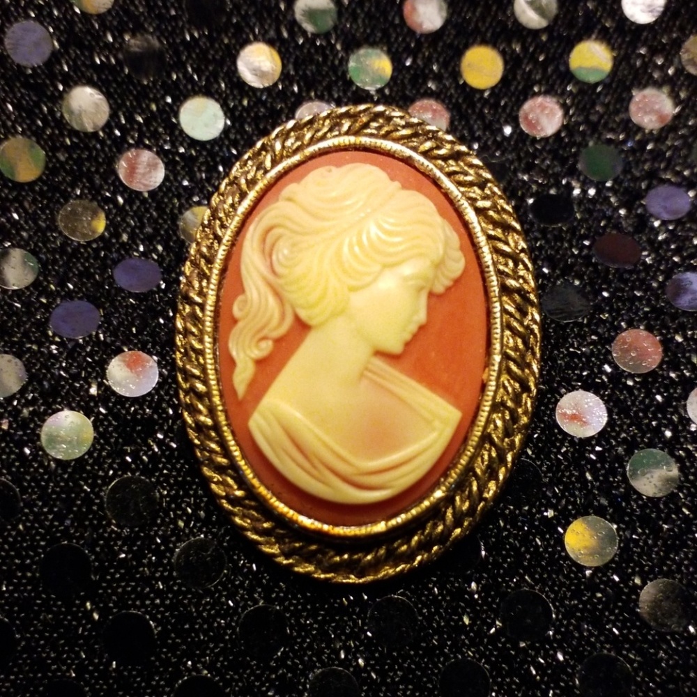 Peri jewelry